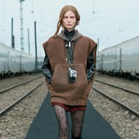 Fashion show koleksi busana terbaru Givenchy Resort 2022. Foto: dok. Courtesy of Givenchy