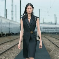 Fashion show koleksi busana terbaru Givenchy Resort 2022. Foto: dok. Courtesy of Givenchy
