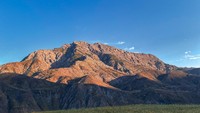 Berada di pegunungan membuat Lembah Panjshir menjadi sulit untuk dikuasai musuh. Sebelum menjadi benteng terakhir bagi Taliban, Lembah Panjshir sempat beberapa kali hendak ditaklukkan tapi gagal. Foto: Unsplash/Mohammad Rahmani