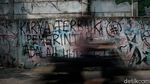 Mural Kritik Hutang Pemerintah Mejeng di Jakbar