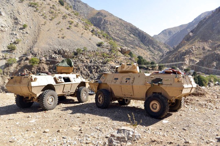 Pasukan Anti-Taliban Jaga Ketat Pertahanan Terakhir Afghanistan Armored vehicles of the militia loyal to Ahmad Massoud, son of Ahmad Shah Massoud, are seen in Panjshir Valley, north of Kabul, Afghanistan, Wednesday, Aug. 25, 2021. The Panjshir Valley is the last region not under Taliban control following their stunning blitz across Afghanistan. Local fighters held off the Soviets in the 1980s and the Taliban a decade later under the leadership of Ahmad Shah Massoud, a guerrilla fighter who attained near-mythic status before he was killed in a suicide bombing. (AP Photo/Jalaluddin Sekandar)