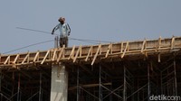 Selain itu setiap kamar juga telah dilengkapi dengan meubelair, seperti 212 unit tempat tidur susun dan 4 unit tempat tidur single, 212 unit lemari 2 pintu dan 4 unit lemari 1 pintu, 428 unit meja, dan 428 kursi di tiap-tiap kamar.  