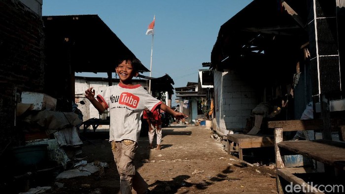 Pemerintah mengungkapkan bahwa sekitar 10,86 juta jiwa penduduk Indonesia mengalami kemiskinan ekstrem pada 2021. Mengatasi hal itu, pemerintah akan memberikan subsidi dan pemberdayaan.