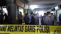 Ada satu korban luka yang dilarikan ke rumah sakit akibat peristiwa perampokan itu. (Foto: Datuk Haris/detikcom)