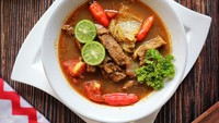 Bosan dengan tongseng kambing? Cobalah buat Tongseng Sapi yang lebih padat dan mantap rasanya. Dimakan hangat sangatlah sedap. Cara membuatnya ada di resep ini. Foto: Dok. Ayu Anita Petrisia