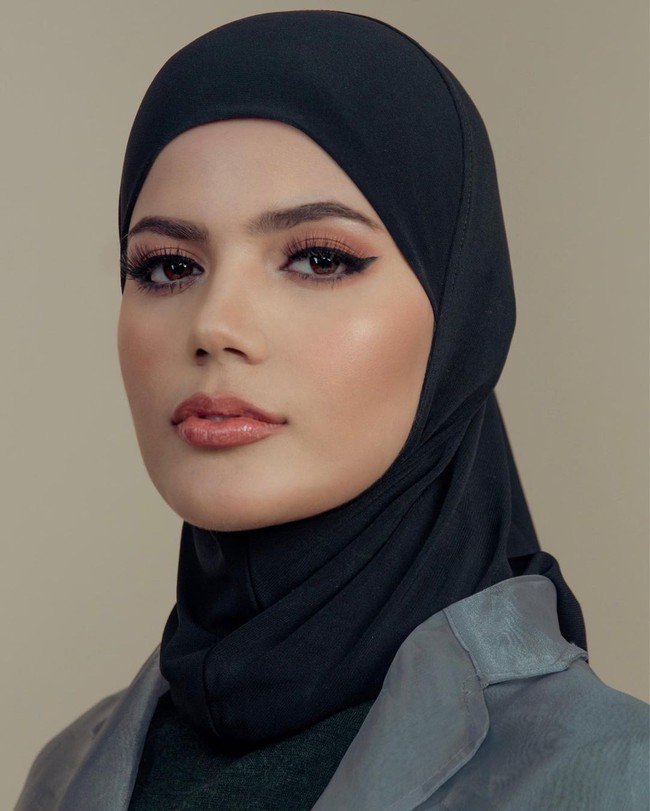 Sharifa sendiri adalah wanita Filipina keturunan Qatar yang beragama Islam, begitu juga dengan Toto. Karenanya, mereka diperbolehkan menikah meski dilaporkan Toto belum bercerai dengan istri sebelumnya. Foto: Instagram @sharifaakeel