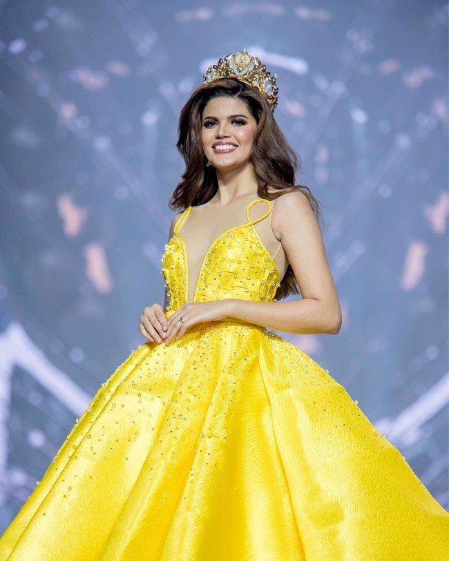 Ketika aku sadar dan menerima itu, cinta dan bahagia mengisi hidupku dan aku sadar bahwa itu kamu yang sudah bersamaku selama enam tahun terakhirlah yang aku rindukan. Foto: Instagram @sharifaakeel