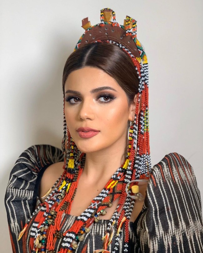 Selain Miss Asia Pacific International yang memang didedikasikan untuk wanita Muslim, Sharifa Akeel juga pernah memenangkan kontes kecantikan Mutya ng Pilipinas. Foto: Instagram @sharifaakeel