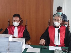Hakim Heran Dana Bencana Dialihkan Nurdin Bangun Masjid di Lahan Pribadi