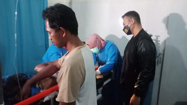 suami bacok selingkuhan istri