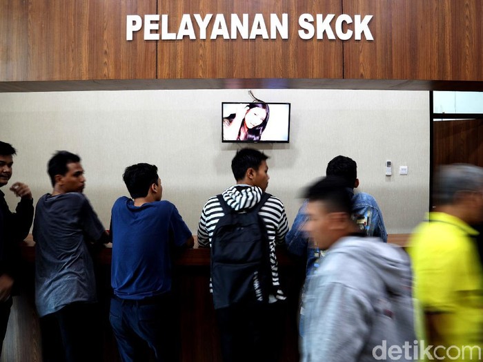 Ilustrasi antrean warga untuk membuat SKCK