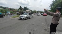 Penyekatan ini akan terus dilakukan di kawasan wisata Tawangmangu, khususnya pada hari Minggu. (Andika Tarmy/detikTravel)