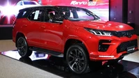 Di versi Thailand, DNA sporty ala Toyota Gazoo Racing lebih kental dengan grill bagian tengah bawah dan intake memiliki kemiripan dengan mobil rally GR Yaris. Foto: Istimewa