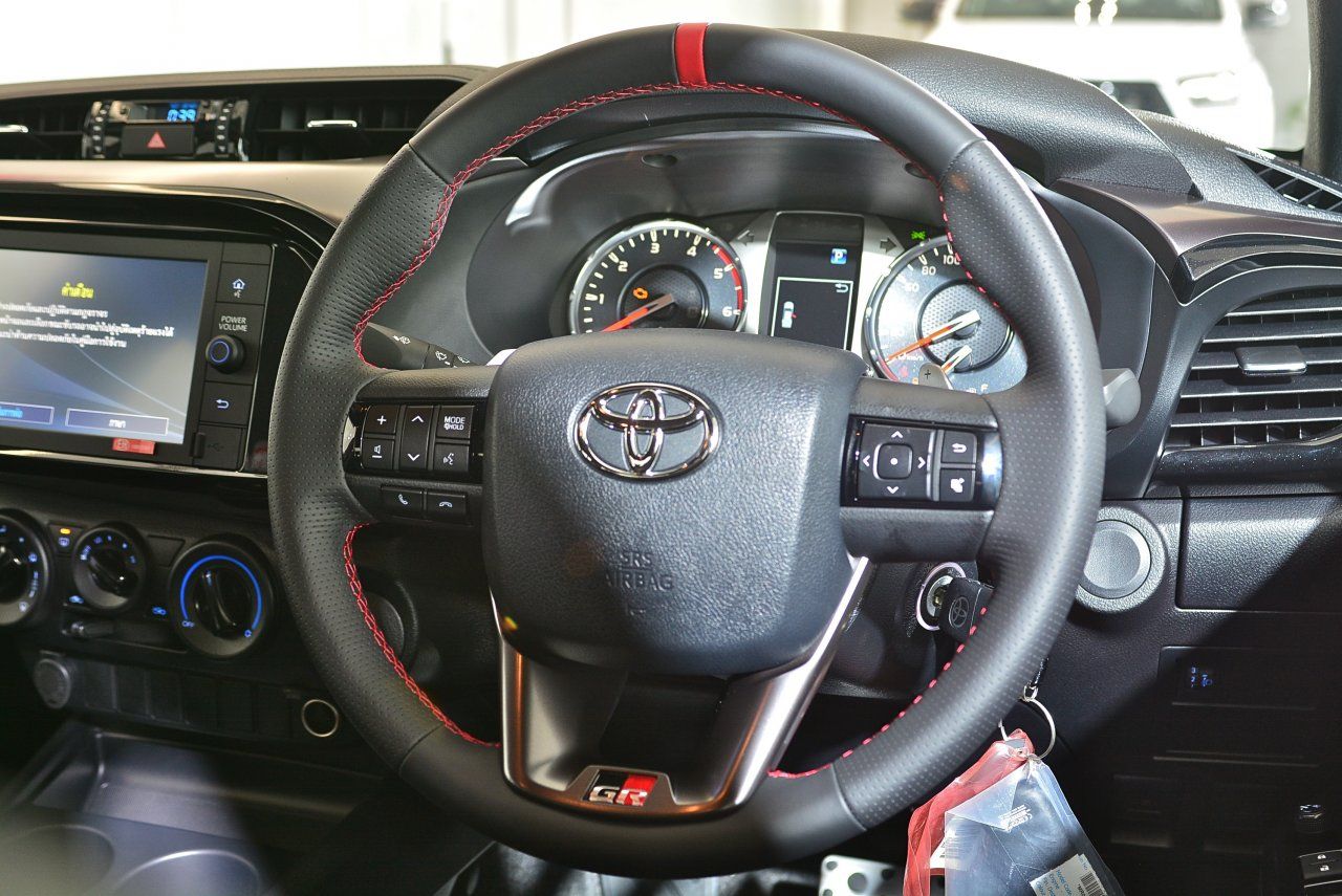 Toyota Hilux Revo GR Sport 4x2