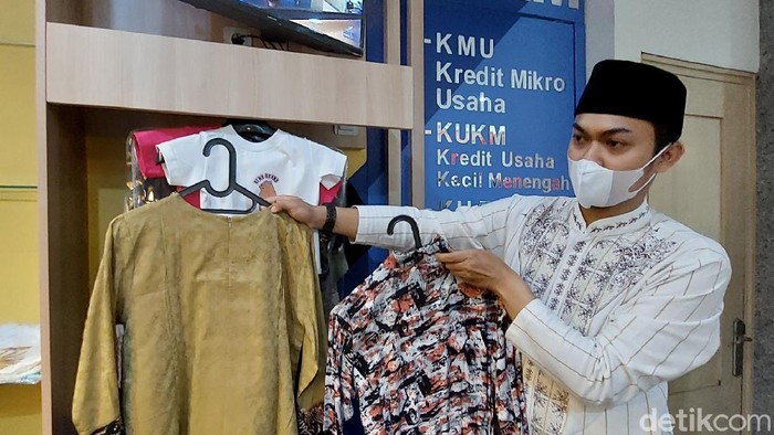 Upaya Membangkitkan Pengusaha Kecil lewat Pojok UMKM Untuk membantu perekonomian para pelaku UMKM yang berada di Kota Bandung, Bank BJB membuat Pojok UMKM.