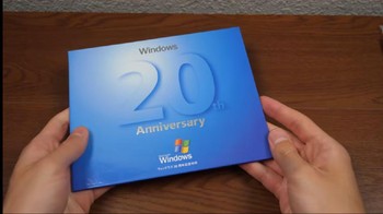 Ada kartu khusus yang disematkan Microsoft. Foto: dok Michael MJD/YouTube