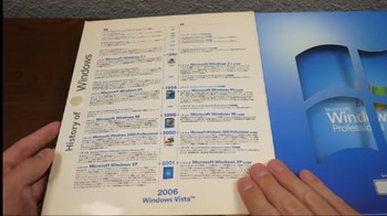 Di sisi kirinya terdapat timeline perjalanan Windows. Foto: dok Michael MJD/YouTube