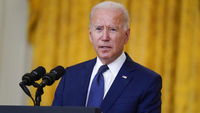 Presiden AS Joe Biden mengutuk bom bunuh diri yang terjadi di Kabul, Afghanistan. Ia berjanji buru dalang utama bom bunuh diri yang tewaskan 12 tentara AS itu.