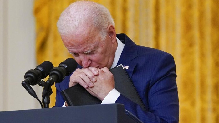 Presiden AS Joe Biden mengutuk bom bunuh diri yang terjadi di Kabul, Afghanistan. Ia berjanji buru dalang utama bom bunuh diri yang tewaskan 12 tentara AS itu.