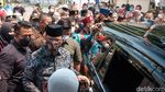 Potret Anies Dialog-Selfie dengan Warga yang Kontra Soal Masjid At-Tabayyun