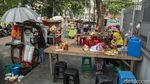 Mutiara, Siswa SD yang Tetap Semangat Belajar Online di Samping Gerobak Bakso