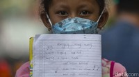 Mutiara sendiri mengaku kangen ke sekolah.