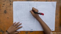 Pemerintah Provinsi DKI Jakarta berencana membuka sekolah tatap muka secara terbatas pada 30 Agustus 2021 mendatang setelah PPKM DKI Jakarta turun ke level 3.
