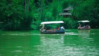 Desa Wisata Sanakerto atau Boonpring berlokasi di Turen Malang, Jawa Timur. Wisata yang ditawarkan yaitu edukasi budidaya ikan tawar hungga naik perahu angsa. (Boonpring Andeman/instagram)