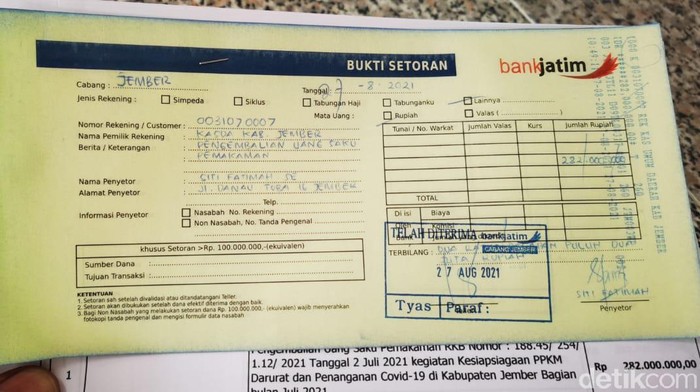 Bupati Jember Hendy Siswanto mengembalikan honor pemakaman COVID-19 ke kas daerah (Kasda). Hal serupa juga dilakukan Sekda Jember, Plt Kepala BPBD dan Kabid 2 BPBD Jember.