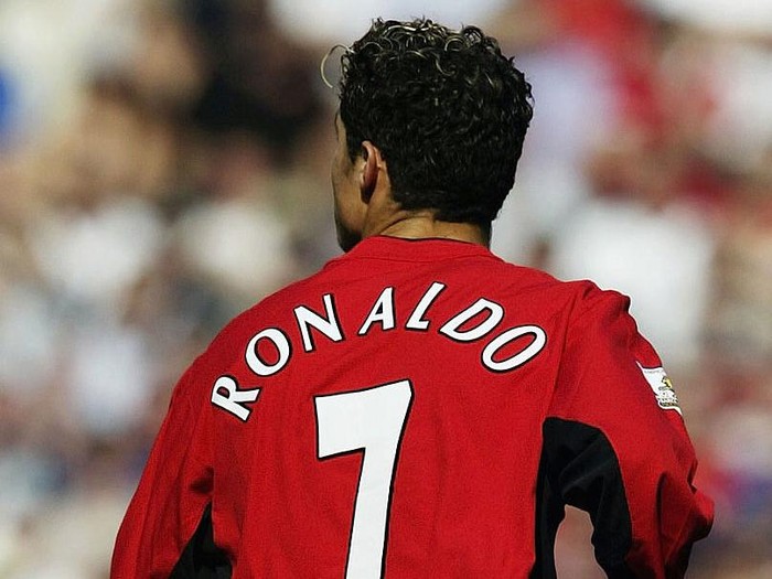 MANCHESTER, ENGLAND - AUGUST 16:  Cristiano Ronaldo of Man Utd makes his debut during the FA Barclaycard Premiership match between Manchester United and Bolton Wanderers at Old Trafford on August 16, 2003 in Manchester, England. (Photo by Alex Livesey/Getty Images)