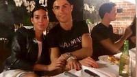 Bersama pasangannya, Ronaldo juga  pria yang romantis dengan selalu mengajak pasangannya untuk makan malam mewah bersama. Foto: Instagram Cristiano Ronaldo