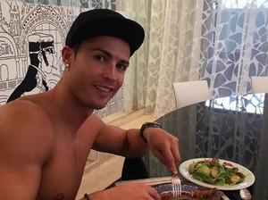 Gokil! Cristiano Ronaldo Dapat Rp 34 M dari Postingan di Instagram