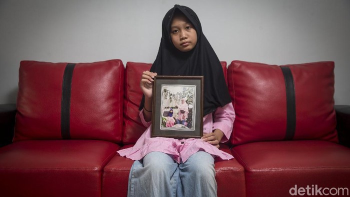 Duka Dalam Kepergian Orang Tercinta Akibat dari gelombang ke-2 badai Corona tersebut, banyak nyawa yang melayang tak berdaya melawan virus tersebut. Menurut Juru Bicara Satuan Tugas COVID-19 Wiku Adisasmito, Indonesia menjadi negara nomor 9 dengan angka kematian tertinggi di dunia. Angka kematian harian pun diatas 1.000 kasus setiap harinya.