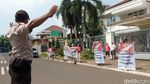 Foto: Anies Salat Jumat di Lokasi Masjid At-Tabayyun