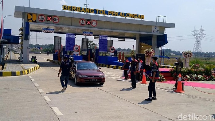 Gerbang Tol Pekalongan di Desa Bojong, Kabupaten Pekalongan resmi dibuka, Jumat (27/8/2021).