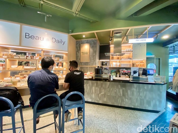 Growell Coffee: Menghirup Almond Latte Sambil Ngemil Cake Es Podeng Sehat Growell Coffee: Menghirup Almond Latte Sambil Ngemil Cake Es Podeng Sehat