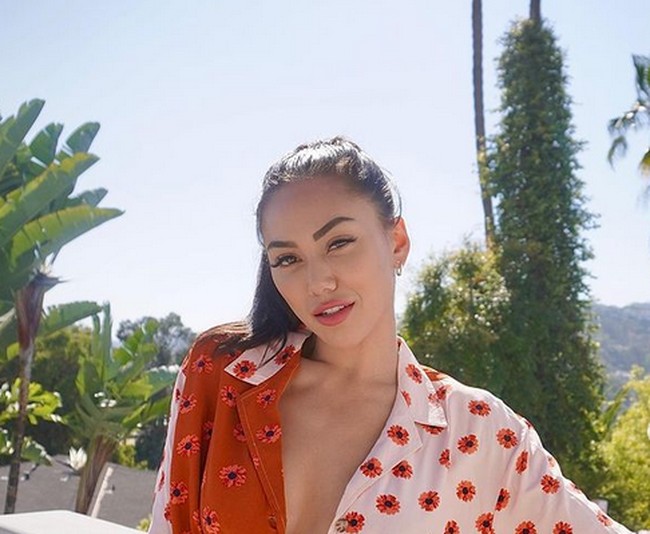 Gavin disebut mengencani Gwen lainnya. Ya, karena sang model memiliki nama Gwen Singer. Foto: dok. Instagram/@gwensinger