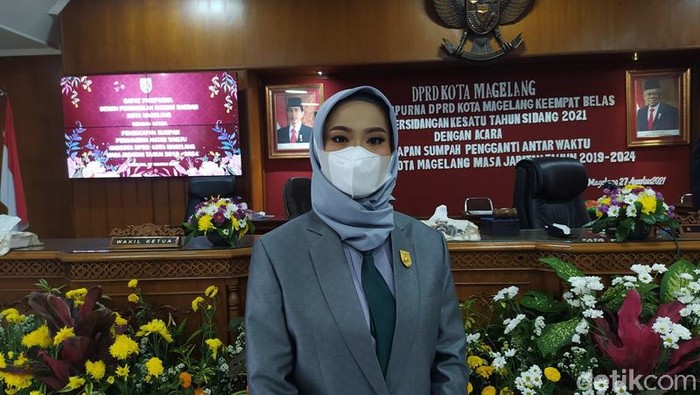 Irina resmi dilantik menjadi anggota DPRD Kota Magelang, Jumat (27/8/2021).