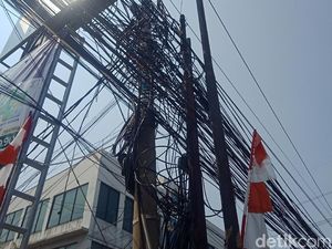 Pemprov DKI soal Kabel Semrawut ke Bawah Tanah: Mampang 97%-Tendean 85%