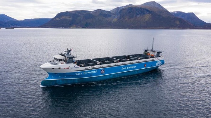 Kapal Kargo otonom Yara Birkeland yang juga bertenaga listrik