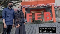 Suami Oki Setiana Dewi memohon doa agar apa yang direncanakan Ria Ricis dan Teuku Ryan bisa berjalan lancar. Foto: Instagram dan TikTok