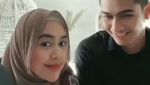 Momen Ria Ricis dan Teuku Ryan Sambangi Makam Ayah Jelang Lamaran