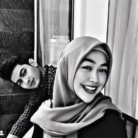 Isu bermula saat Ria Ricis terlihat kerap tampil dengan Teuku Ryan lewat konten di TikTok. Bahkan ia sempat terbang ke Aceh menemui Ryan. (Foto: Instagram dan TikTok)