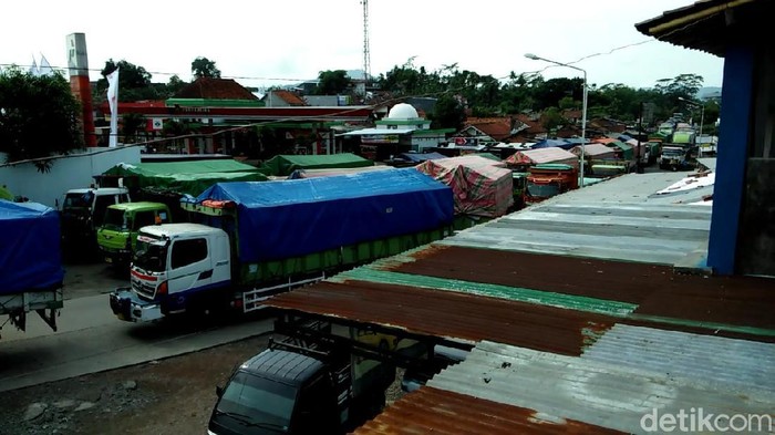 Kemacetan lalu lintas di Jalan Ajibarang, Kabupaten Banyumas, Jawa Tengah, beberapa waktu lalu.