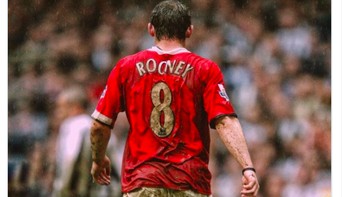 Netizen ini pun menilai Wayney Rooney lebih pantas menjadi legenda jika Ronaldo benar pindah ke City. Foto: Twitter