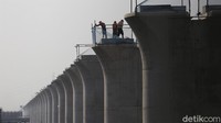 Proyek KCJB ini pun diharapkan sudah dapat memasuki ahapan kesiapan operasi (readiness to operate) pada akhir tahun 2021 mendatang.  