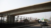 Sementara itu, dilansir Antara, Gubernur Jawa Barat Ridwan Kamil menyatakan uji coba kereta cepat Jakarta-Bandung ditargetkan akan dilaksanakan pada Oktober 2022 mendatang.