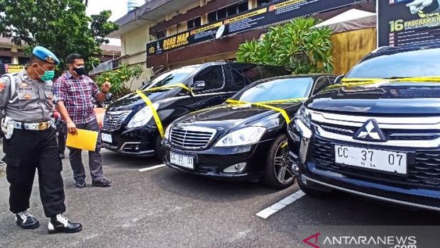 Mobil berpelat konsulat Rusia palsu yang diamankan di Medan (Antara)