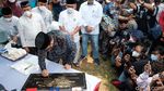 Momen Anies Letakkan Batu Pertama di Masjid At-Tabayyun Jakbar