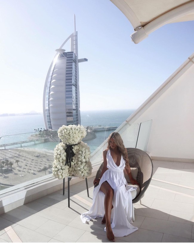 Setelah resmi dilamar, Nada diantisipasi akan hidup sebagai istri bos sekaligus sosialita. Foto: Instagram Nada Adelle/Umar Kamani